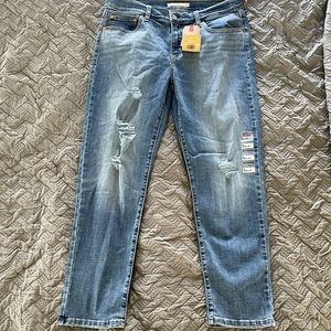 Free Shipping ~ NWT Womens Levi Cropped Jeans size 8 - W29 L27